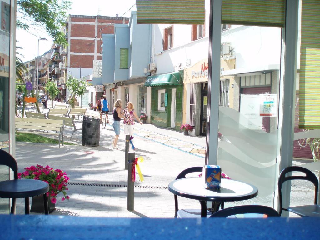 Hostal Puig Rom Roses Exterior photo